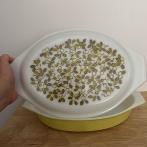 Pyrex Verde Divided Casserole Dish with Green Olives Lid 1-1/2 Quart Vintage